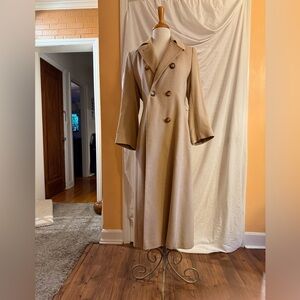 Elegant Tan Trench Coat for Women